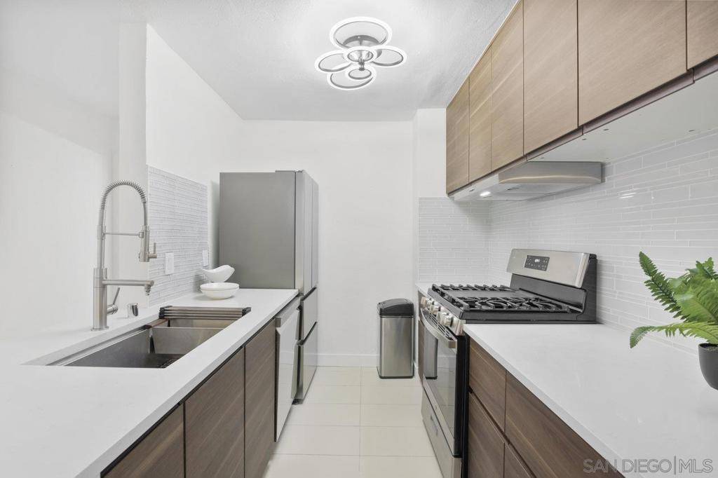 San Diego, CA 92108,1621 Hotel Cir S #E114