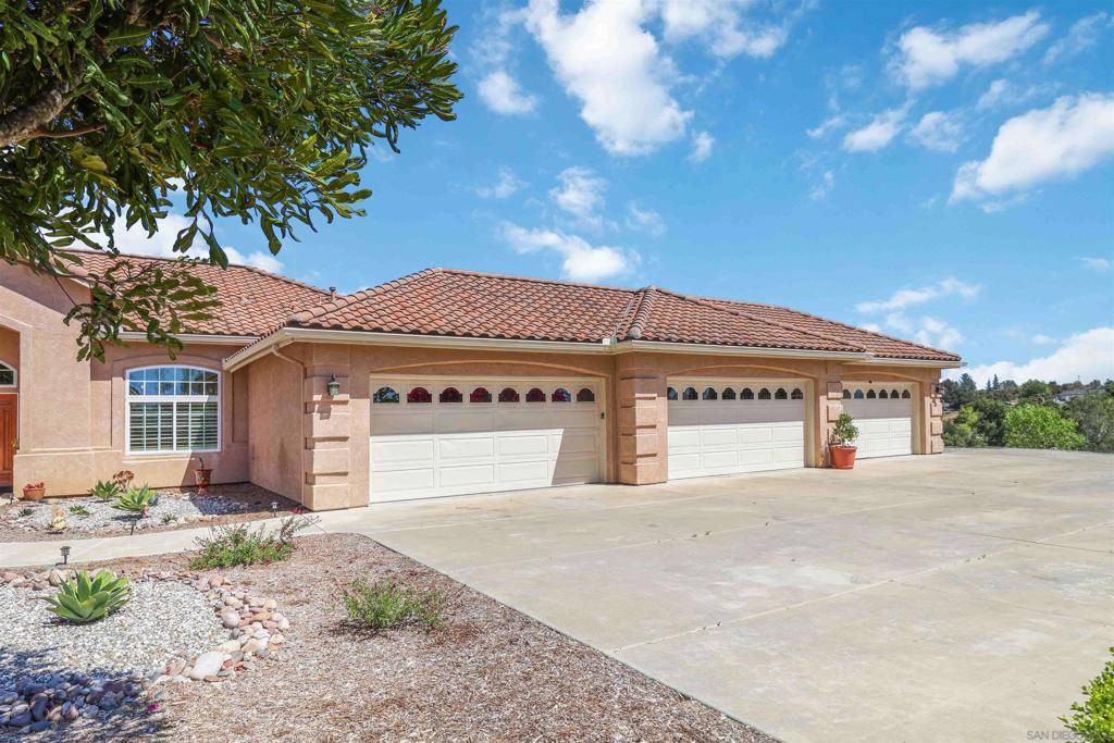 Valley Center, CA 92082,29515 The Yellow Brick Rd