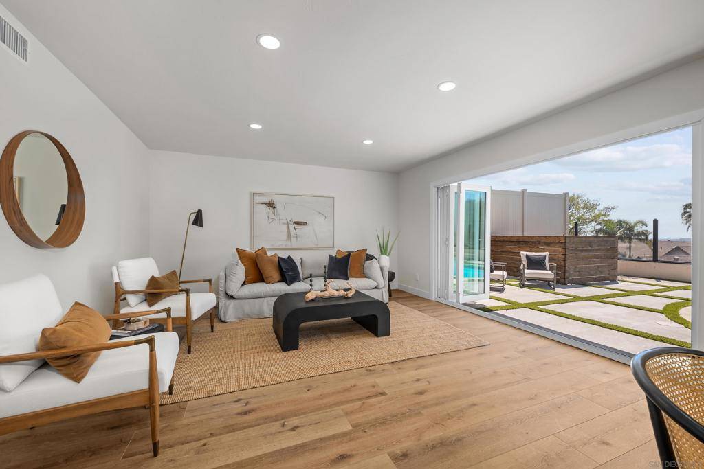 San Diego, CA 92120,6240 Bernadette Lane