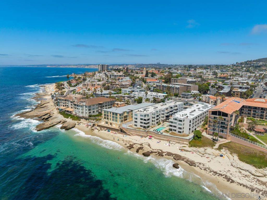 La Jolla, CA 92037,100 Coast #405