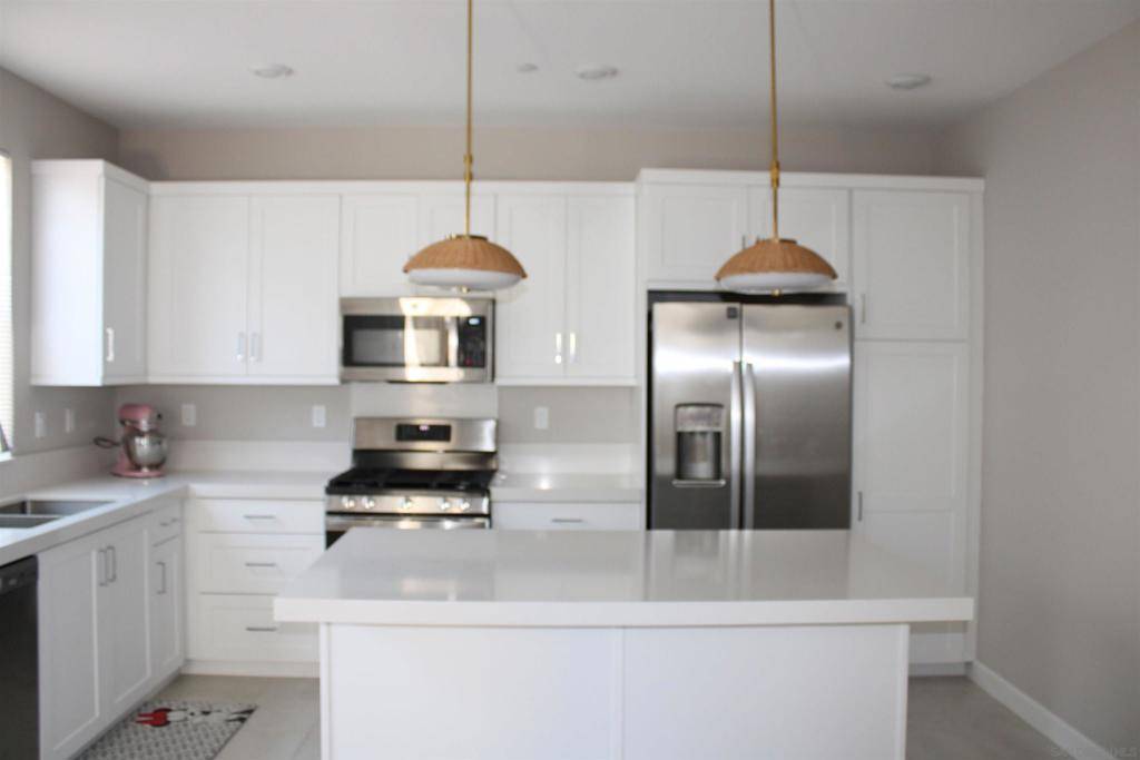 San Marcos, CA 92078,1221 Sunrise View #104