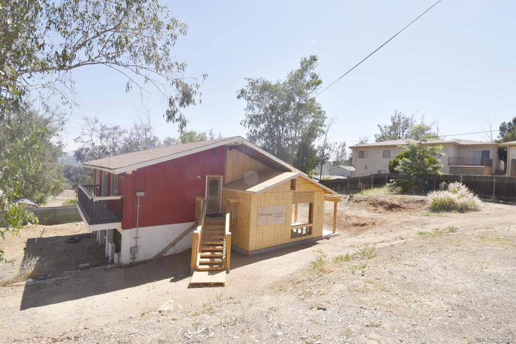 Lakeside, CA 92040,10957 VALLE VISTA ROAD