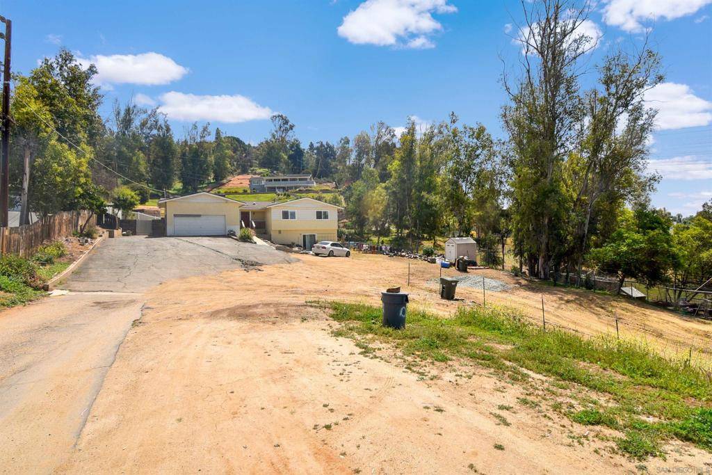 Lakeside, CA 92040,10957 VALLE VISTA ROAD