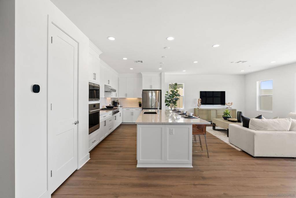 San Marcos, CA 92069,948 Visalia Pl