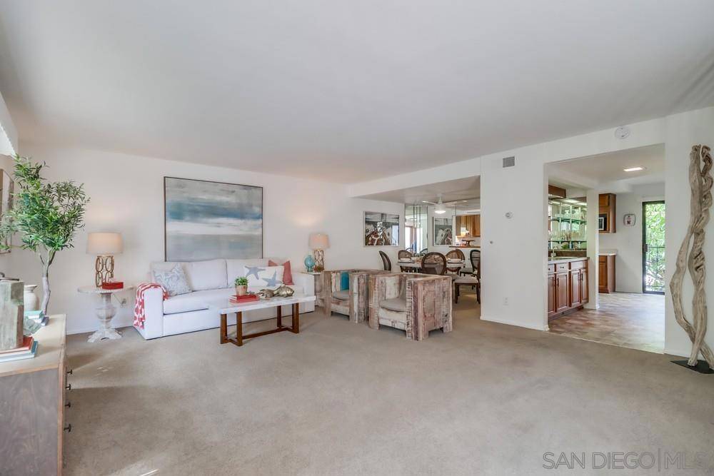 Coronado, CA 92118,835 E Ave #A