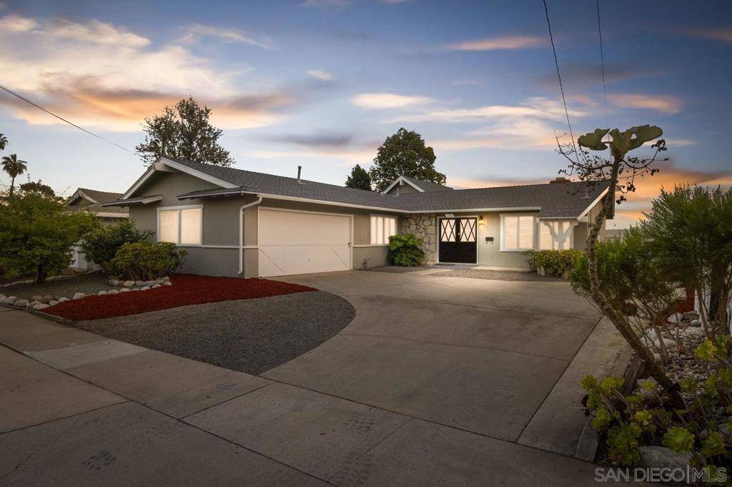 San Diego, CA 92117,5738 Lodi St