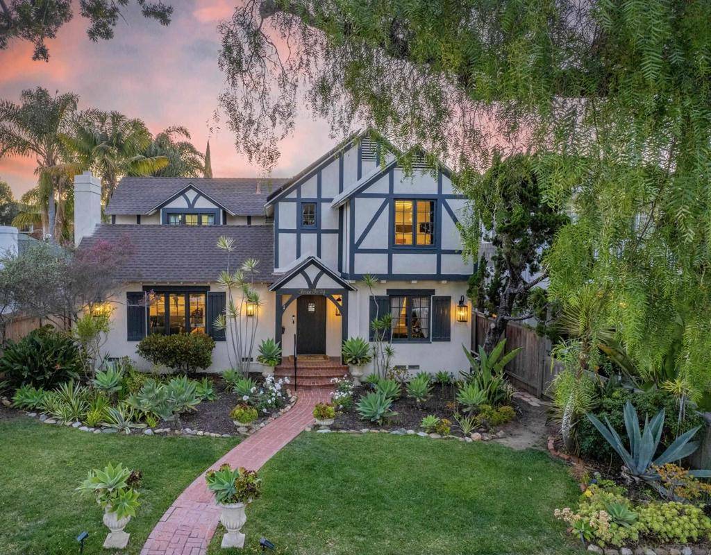 Coronado, CA 92118,340 B Ave