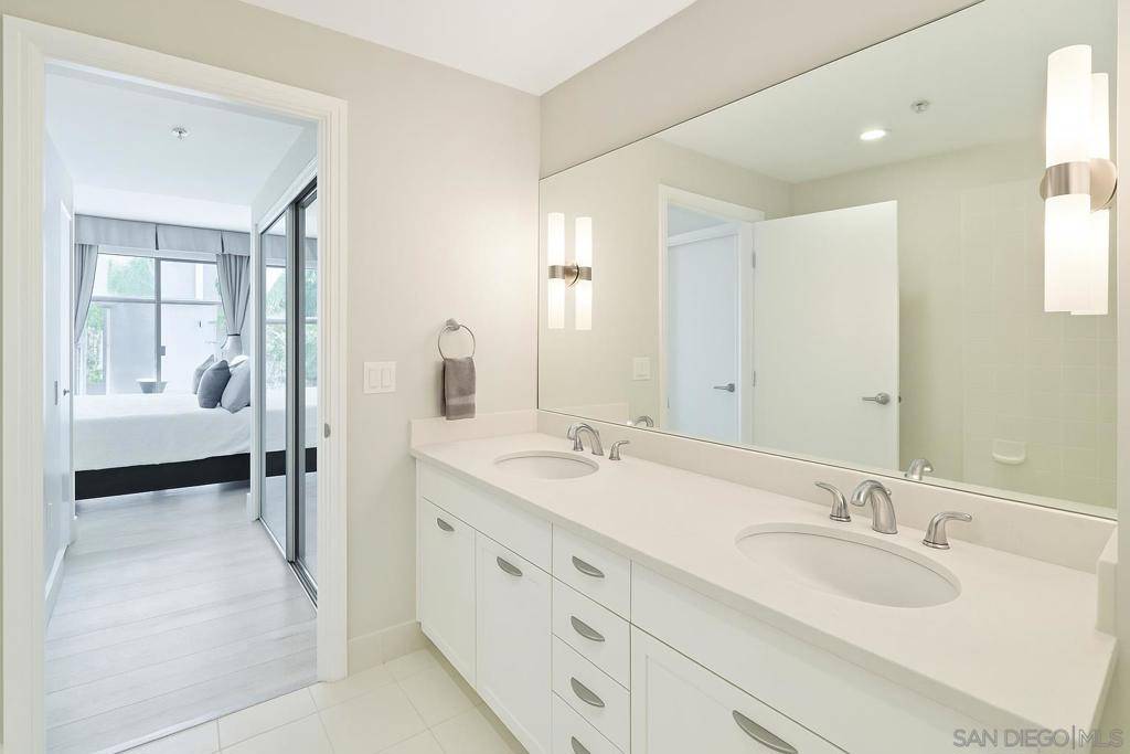 San Diego, CA 92101,645 Front St #104