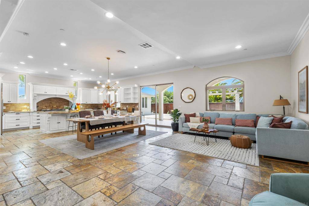 Encinitas, CA 92024,1280 Santa Fe Dr