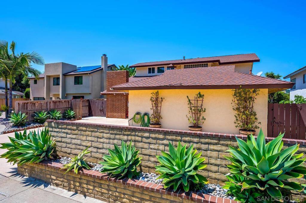 San Diego, CA 92117,4048 Raffee Dr