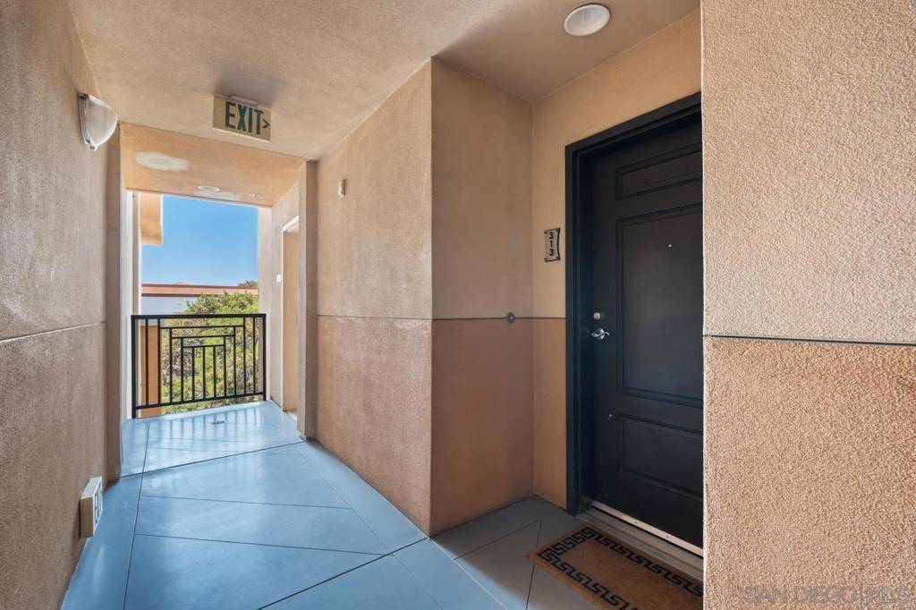 San Diego, CA 92130,3877 Pell Place #313
