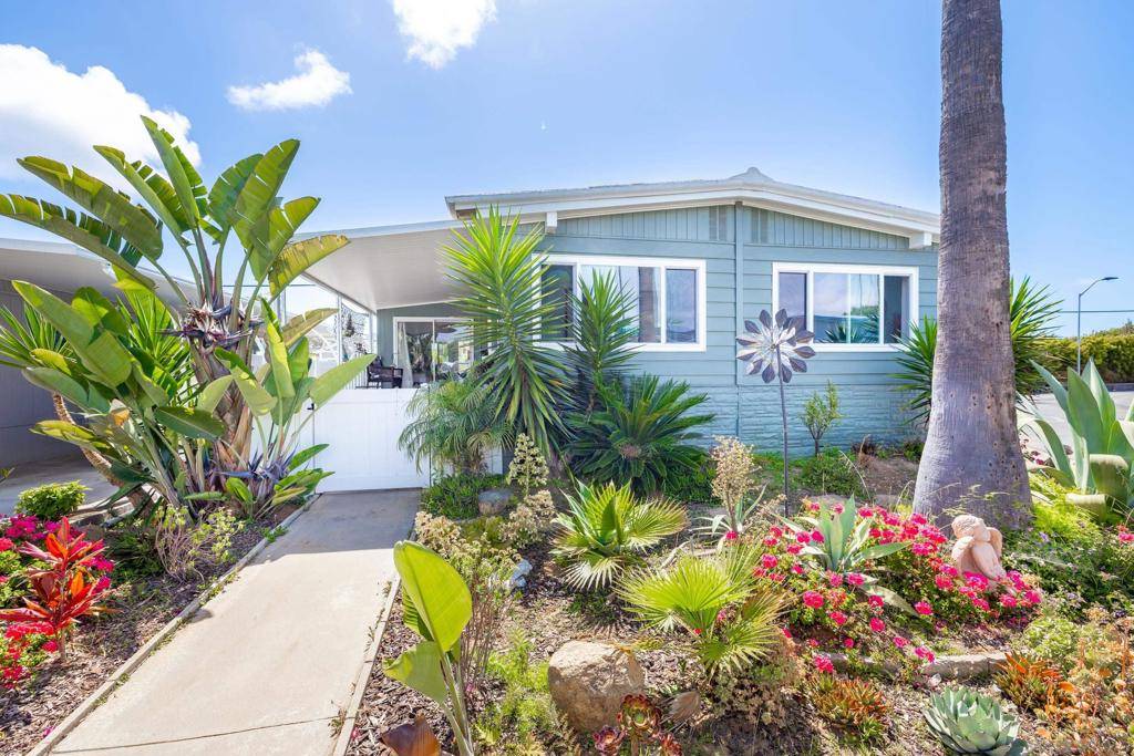 Carlsbad, CA 92011,7203 San Luis St #166