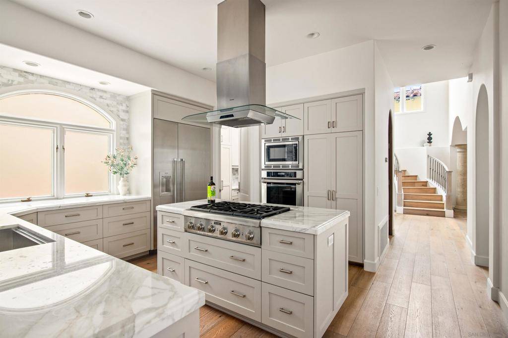 La Jolla, CA 92037,7729 Ivanhoe Avenue