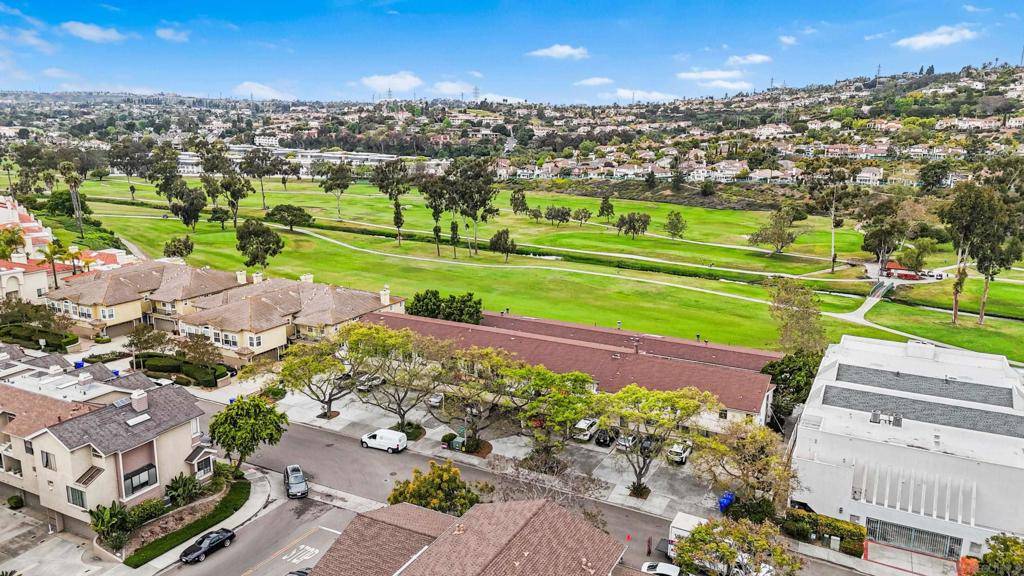 Carlsbad, CA 92009,2544 Navarra Dr #5