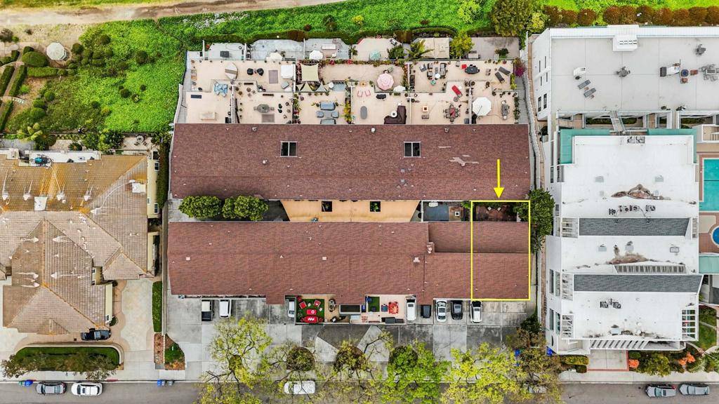 Carlsbad, CA 92009,2544 Navarra Dr #5