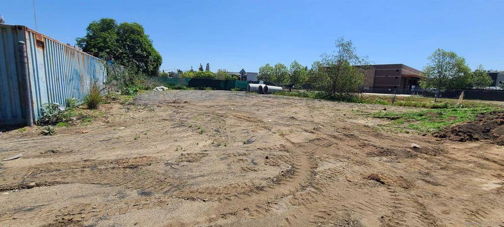Lakeside, CA 92040,11457 El Nopal