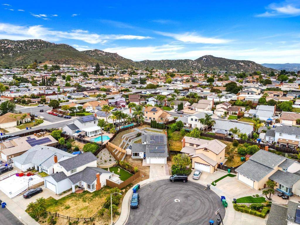 Santee, CA 92071,10424 Nubbin Ct