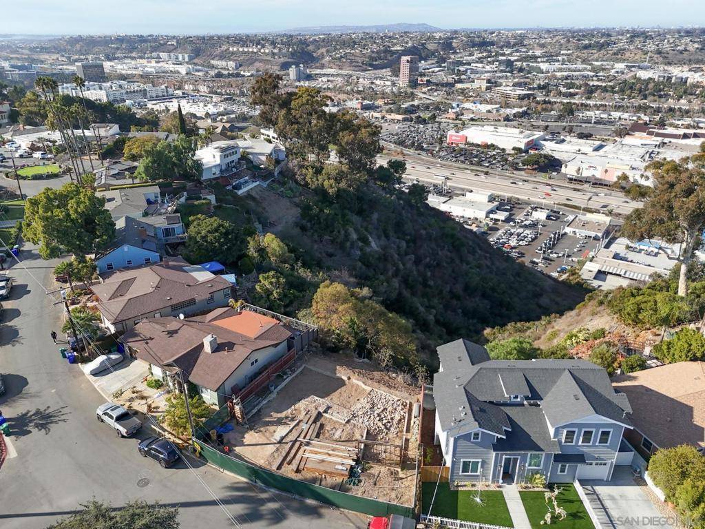 San Diego, CA 92116,1804 Mission Cliff Dr