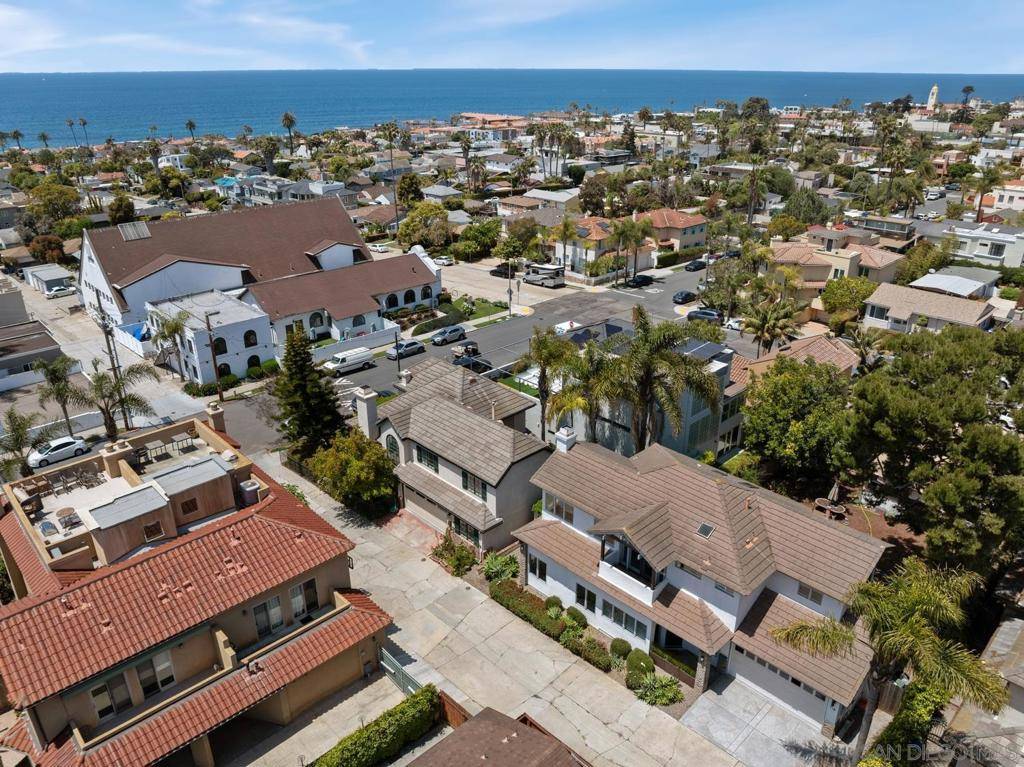La Jolla, CA 92037,716 Glenview Ln