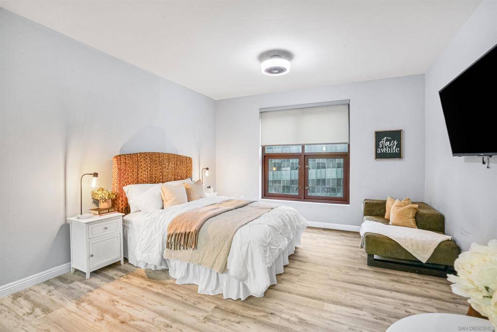 San Diego, CA 92101,1150 J St #523