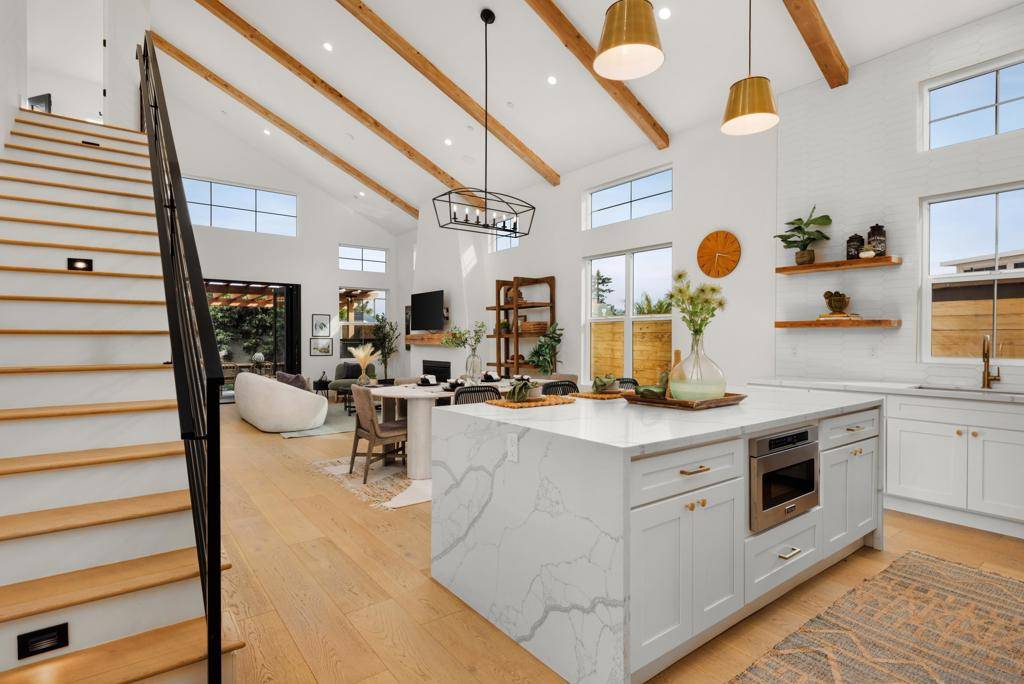 La Jolla, CA 92037,623 Colima St