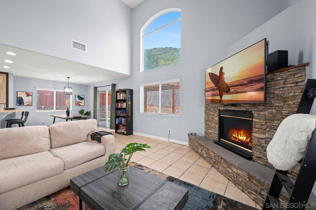 Escondido, CA 92026,29819 Platanus Dr