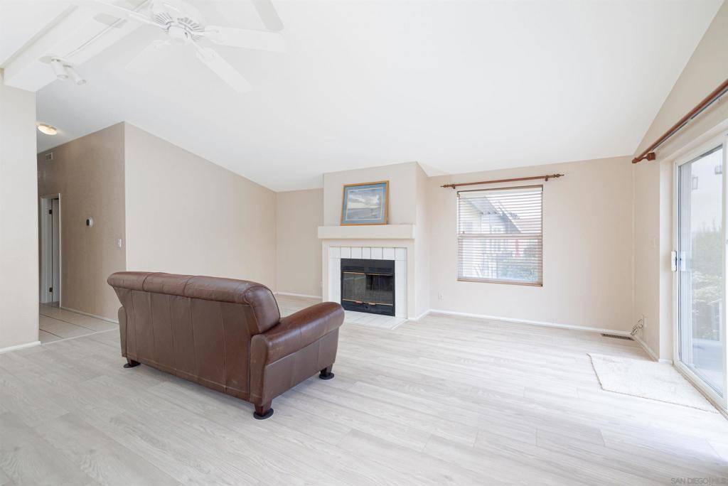Fallbrook, CA 92028,4650 Dulin Rd #162