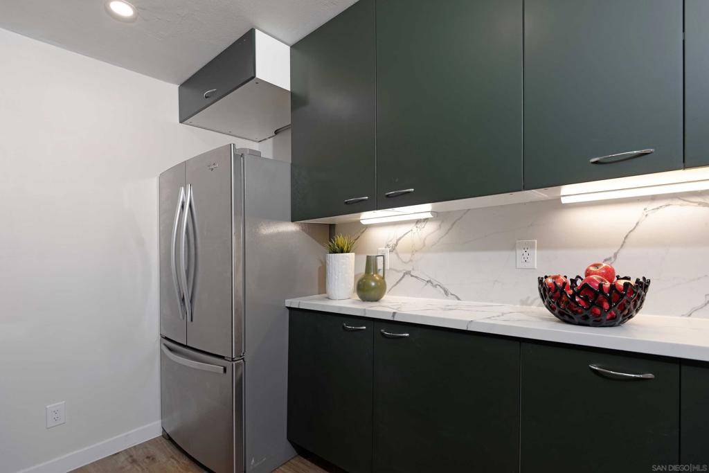 San Diego, CA 92111,7247 Camino Degrazia #44