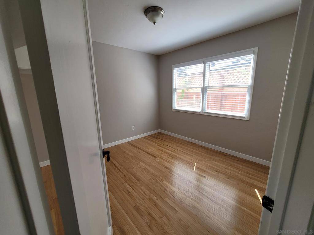 San Diego, CA 92107,4660 Saratoga Ave
