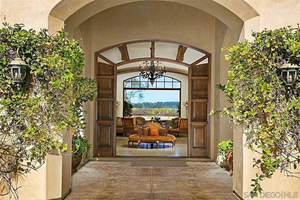 San Diego, CA 92130,4690 Rancho Del Mar Tri