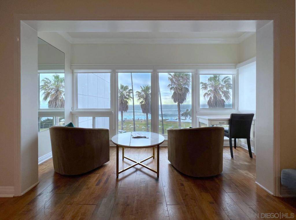 La Jolla, CA 92037,1039 Coast Blvd #C