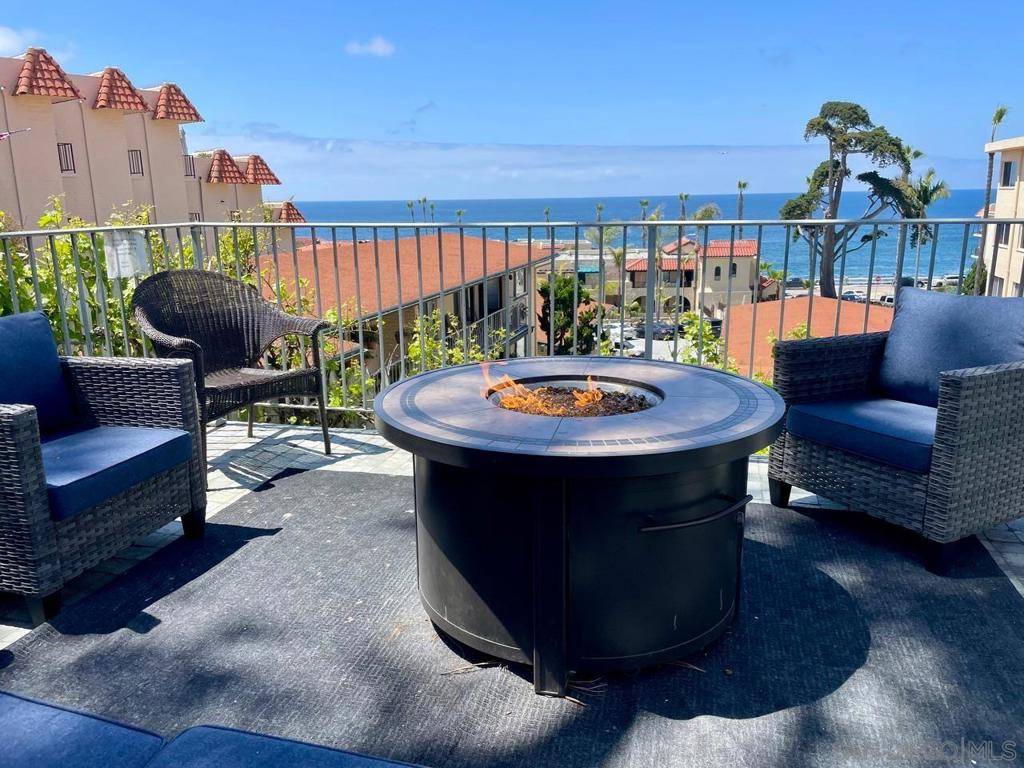 La Jolla, CA 92037,866 Prospect Street