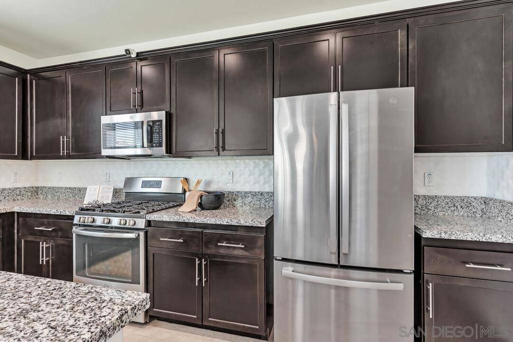 Lake Elsinore, CA 92532,24176 Gazania Way