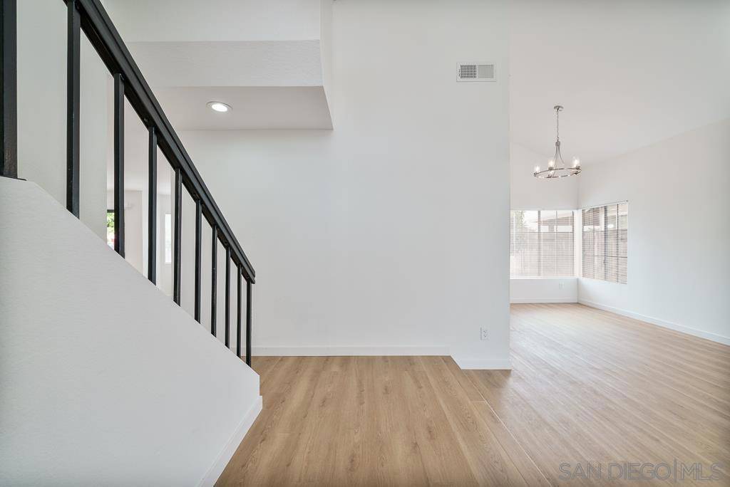 San Diego, CA 92129,9585 Pipilo St