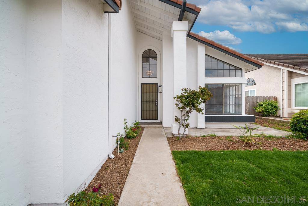 San Diego, CA 92129,9585 Pipilo St