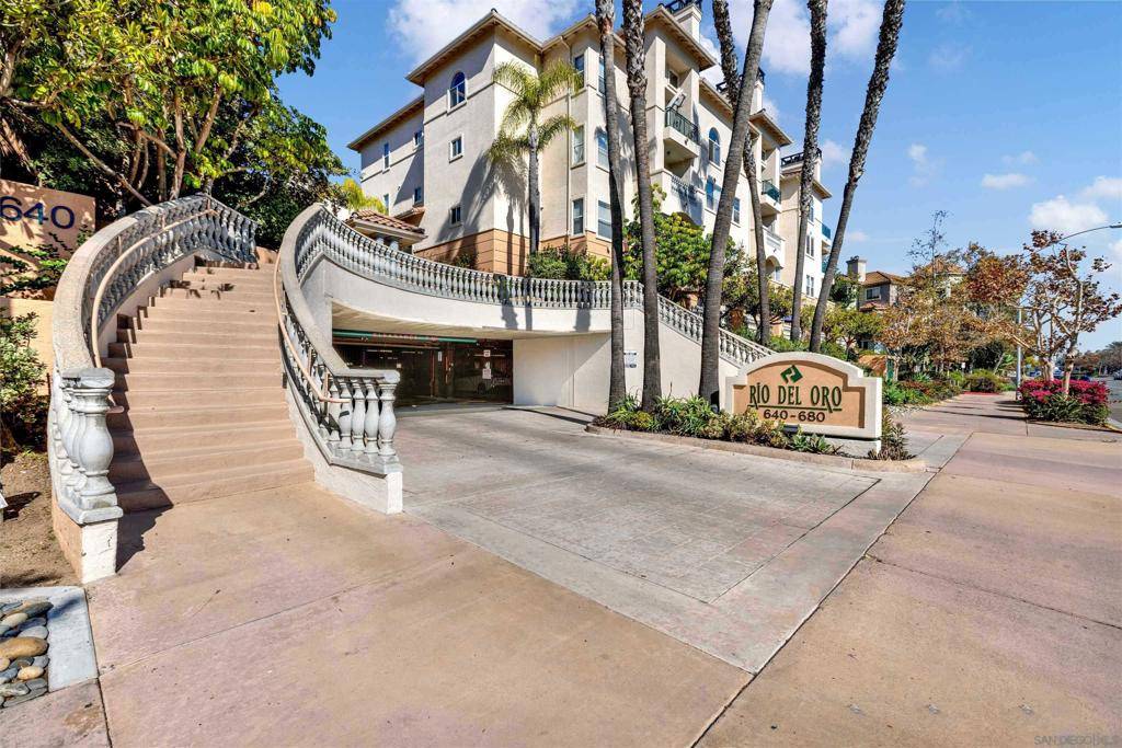 San Diego, CA 92108,680 Camino De La Reina #2206