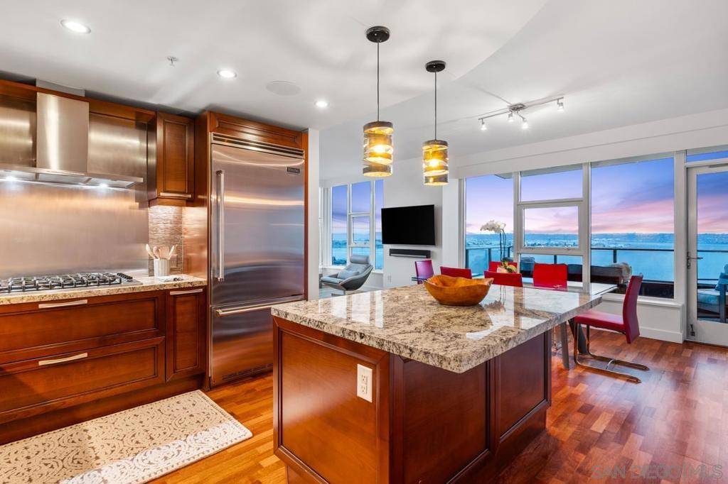 San Diego, CA 92101,1325 Pacific Hwy #2302