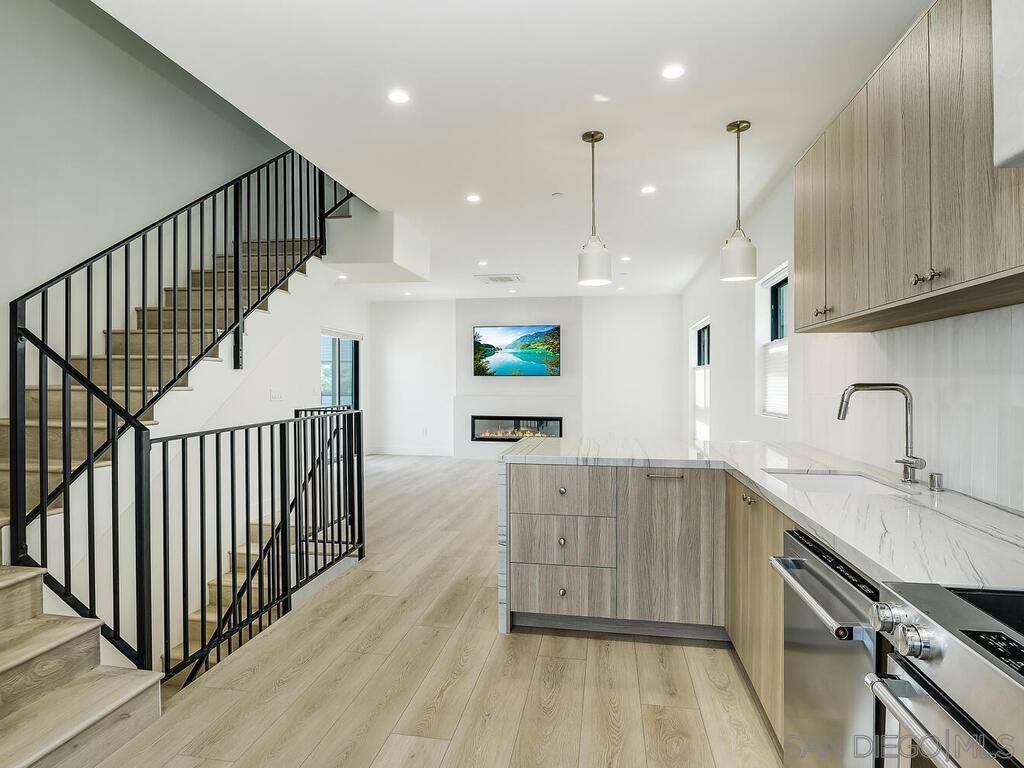San Diego, CA 92107,4109 Udall St