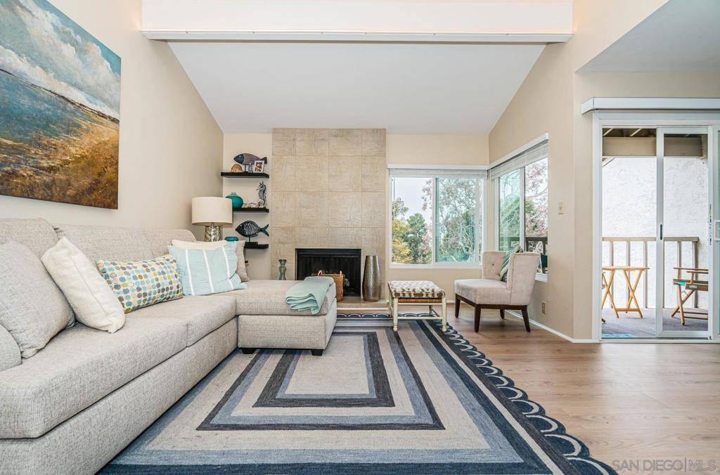 Carlsbad, CA 92011,901 Caminito Madrigal #E
