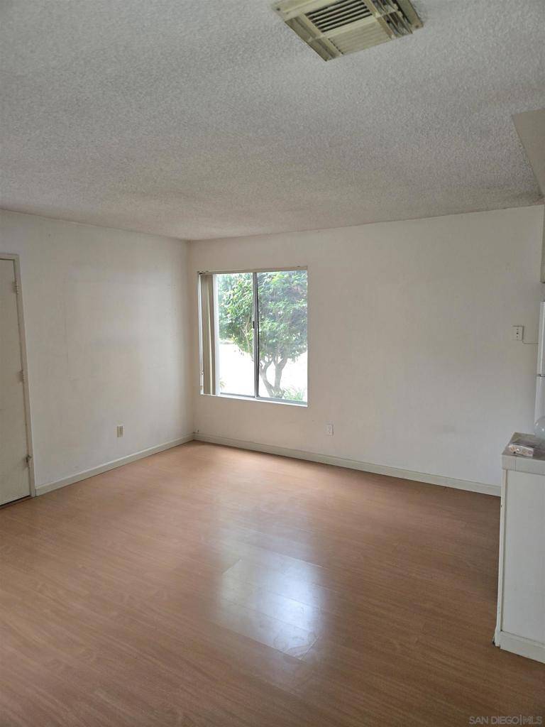 San Diego, CA 92122,7833 Camino Huerta