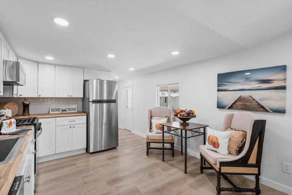 El Cajon, CA 92019,410 S First #156