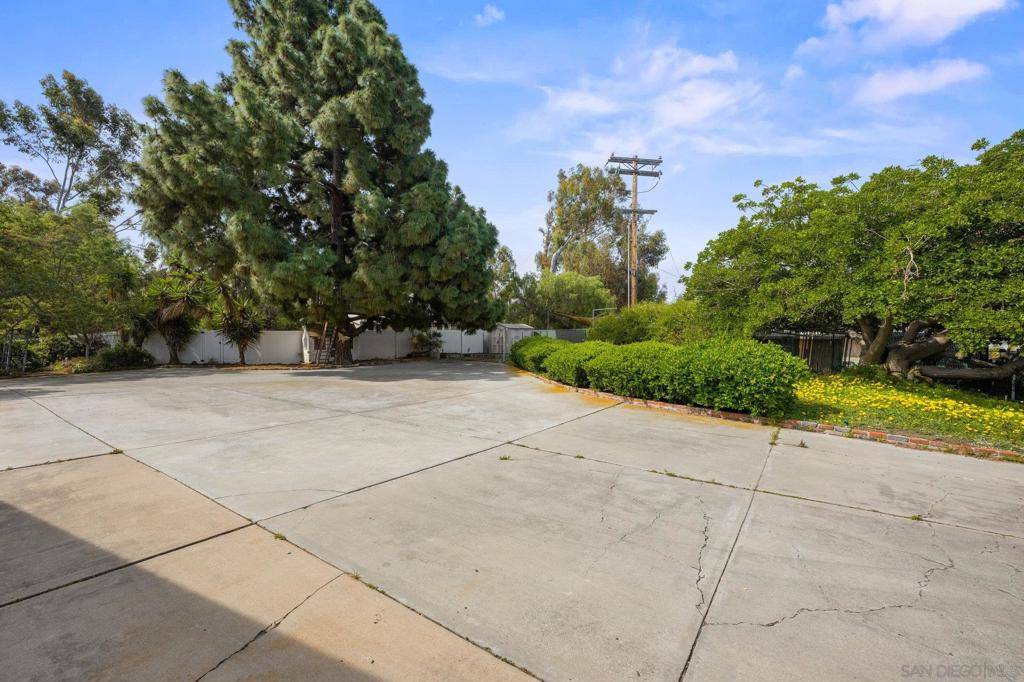 Bonita, CA 91902,3335 Evergreen Rd