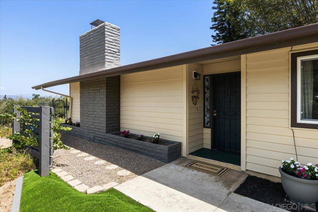 Escondido, CA 92029,1109 Via La Cuesta