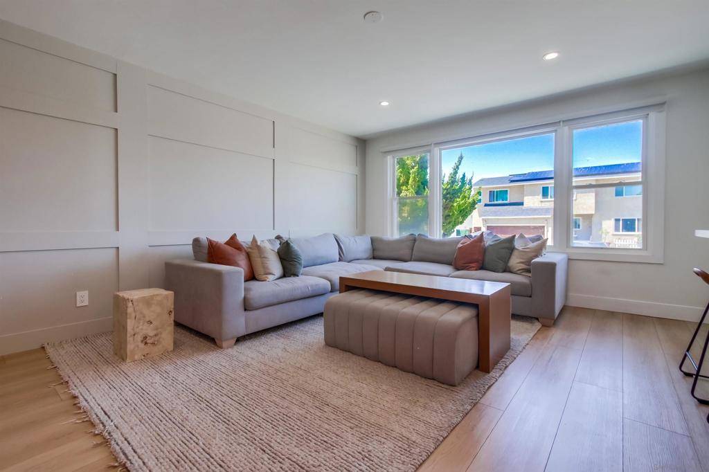 San Diego, CA 92111,3551 Ben St