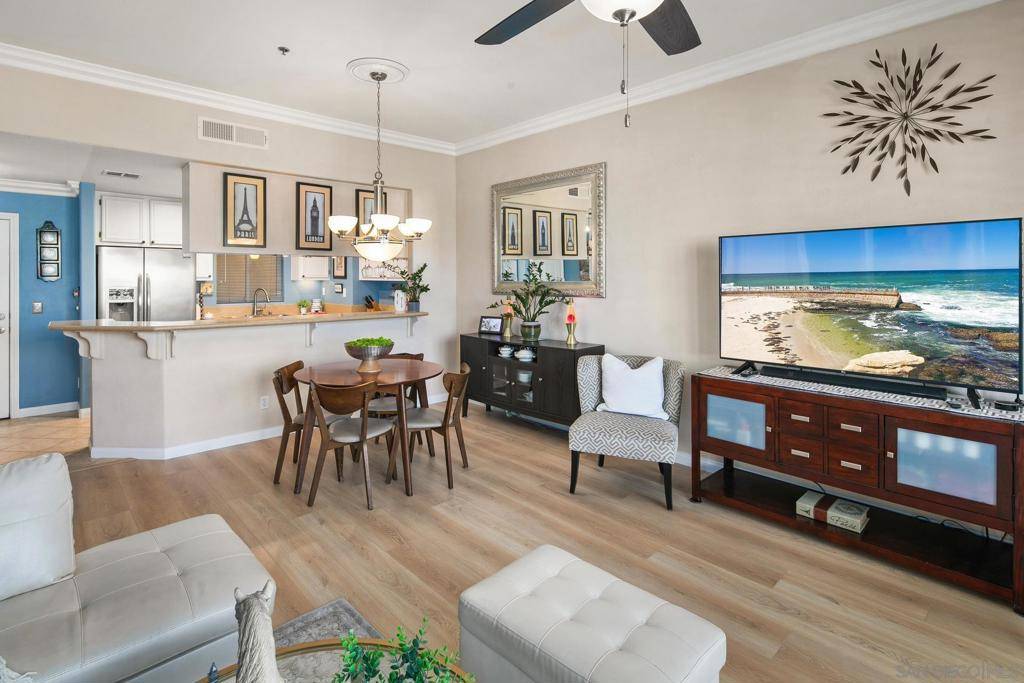San Diego, CA 92103,4080 Front Street #207