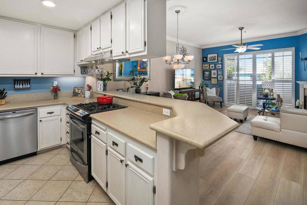 San Diego, CA 92103,4080 Front Street #207