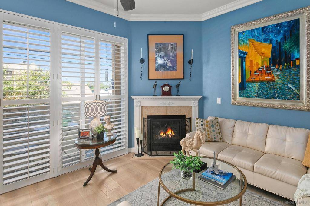 San Diego, CA 92103,4080 Front Street #207