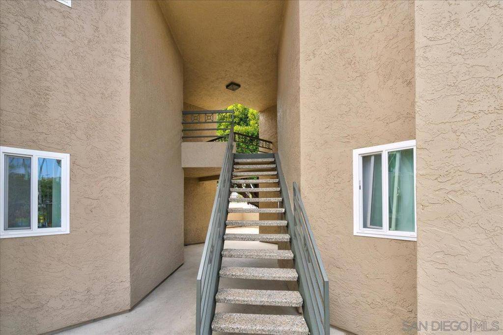 San Diego, CA 92122,7425 Charmant Dr E #2812