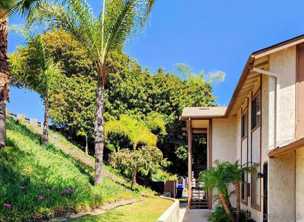 San Diego, CA 92119,8293 ECHO DELL RD