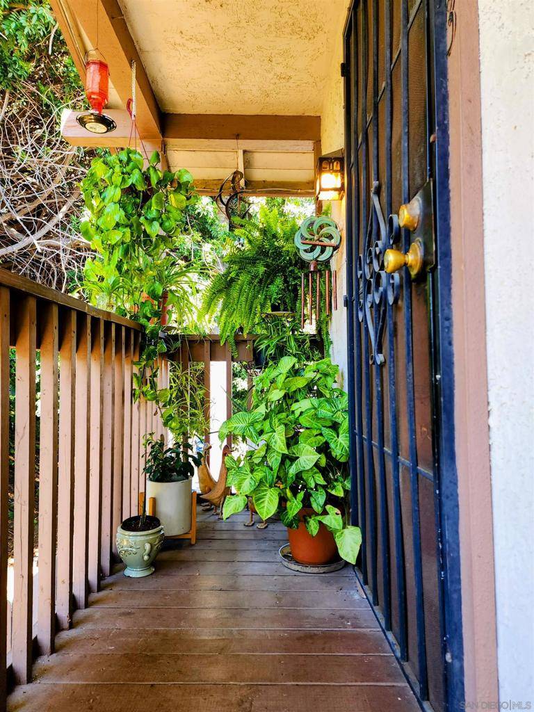 San Diego, CA 92119,8293 ECHO DELL RD
